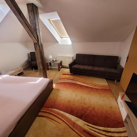 Apartments Zizkov B プラハ エクステリア 写真